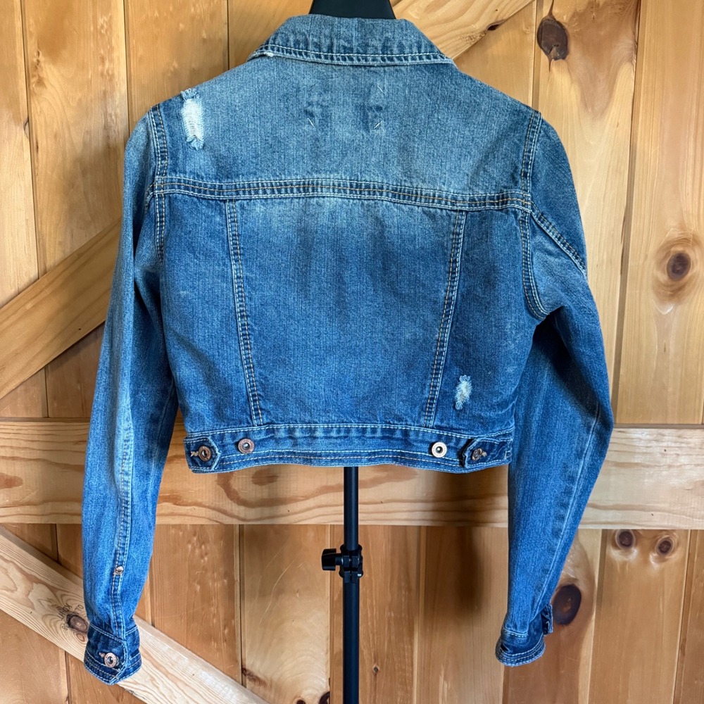 rue21 Denim Jacket Women Medium Blue Distressed Cropped Trucker Jean Coat Cotton - Picture 2 of 11